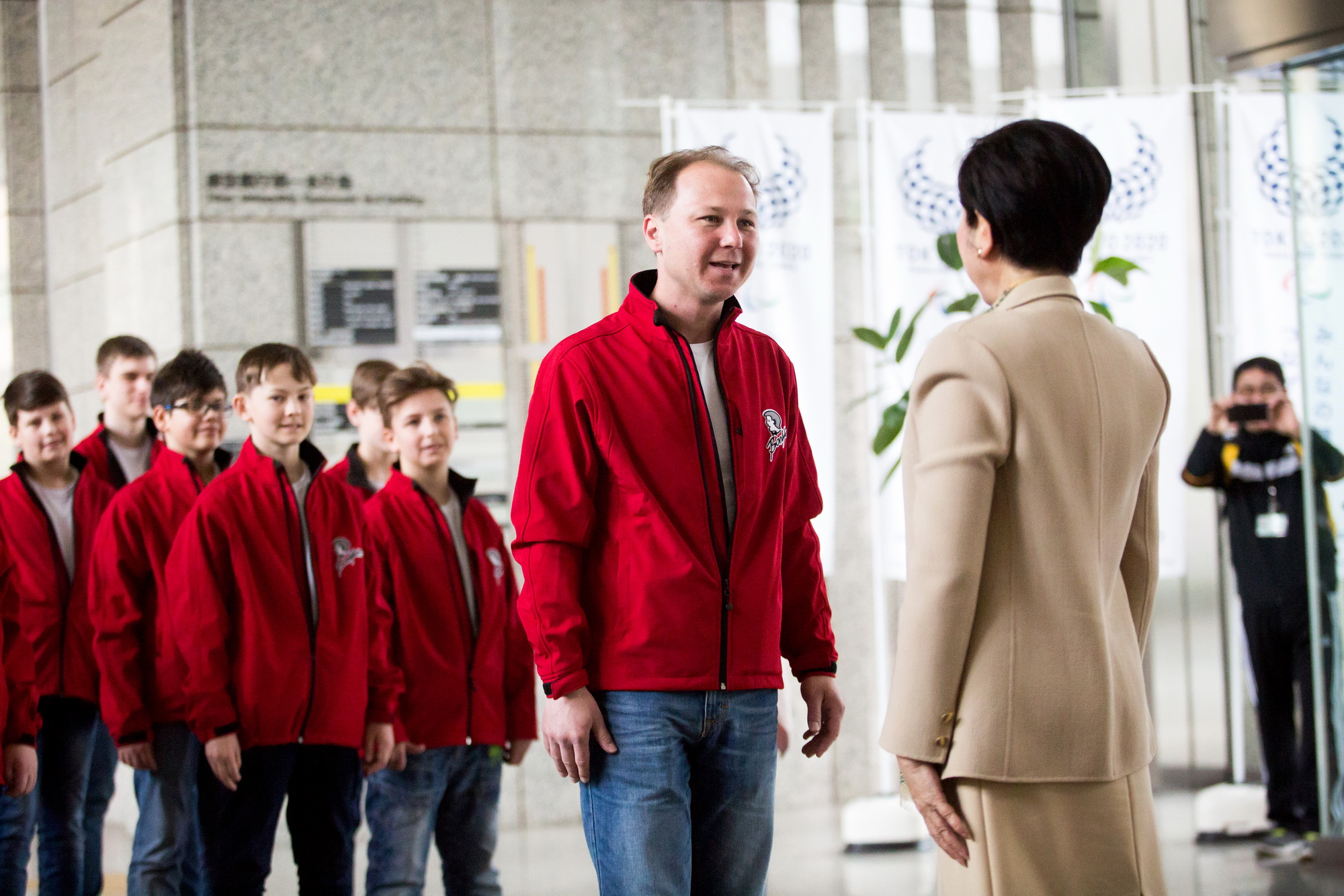 guvernrka_b_1_of_2_resize